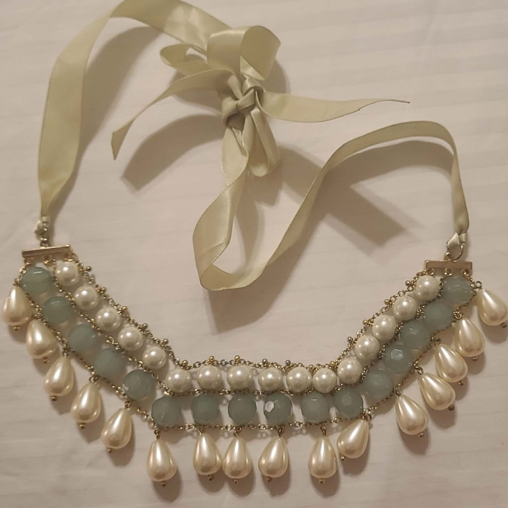 Statement necklace